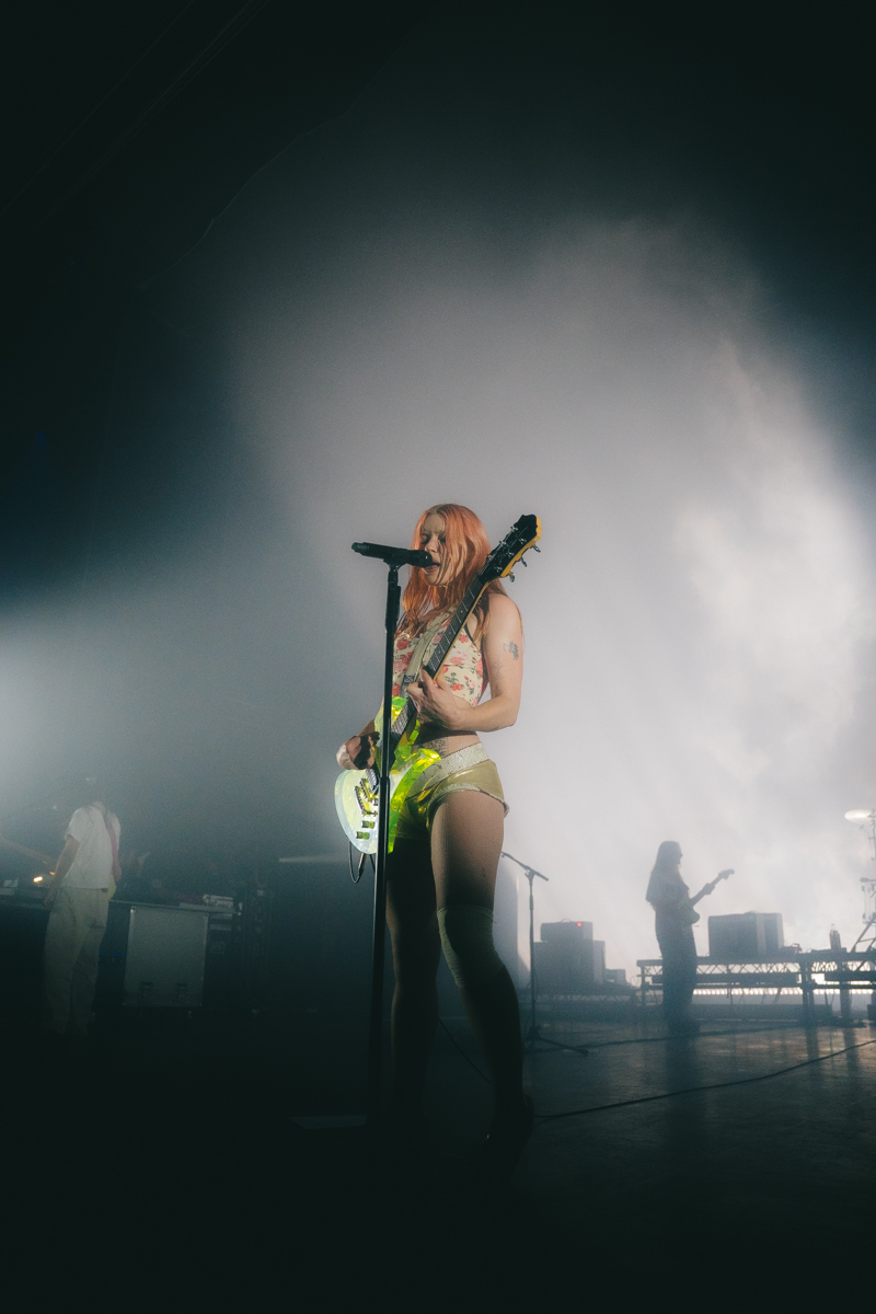 Wet Leg @ Ancienne Belgique, picture 12, photographed by Jelle Meersschaut - FrontView Magazine
