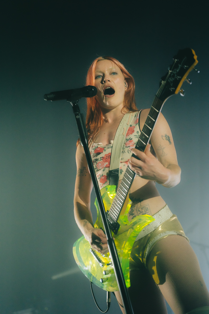 Wet Leg @ Ancienne Belgique, picture 13, photographed by Jelle Meersschaut - FrontView Magazine