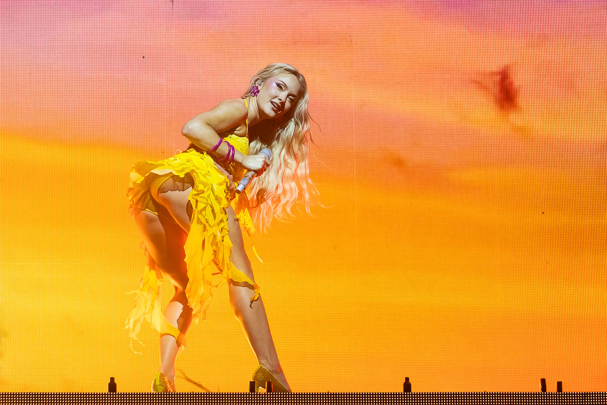 Zara Larsson - Midnight Sun Tour @ Lotto Arena, picture 3, photographed by Marc Verdonck - FrontView Magazine