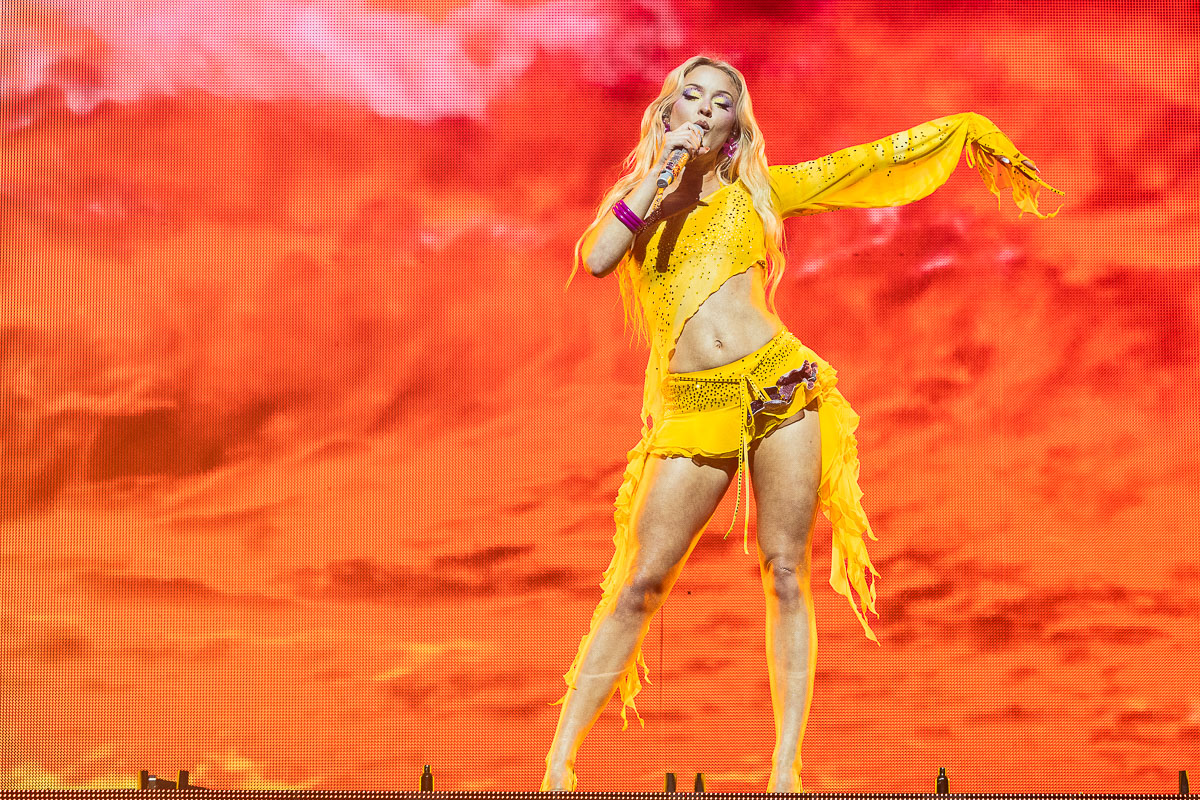 Zara Larsson - Midnight Sun Tour @ Lotto Arena, picture 22, photographed by Marc Verdonck - FrontView Magazine