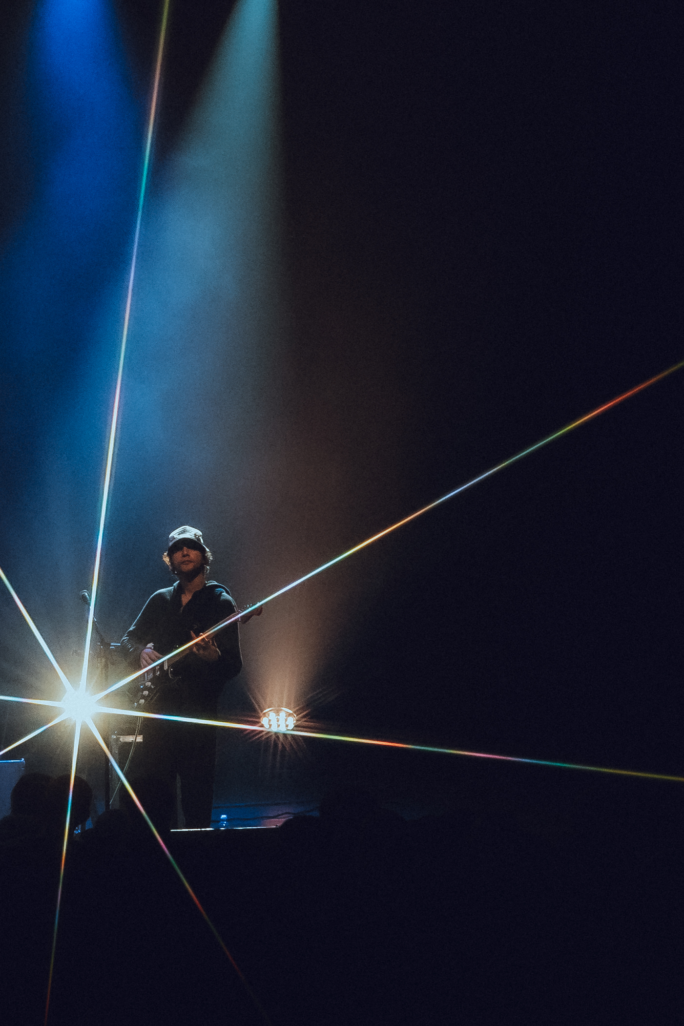 Mac DeMarco @ Koninklijk Circus, picture 2, photographed by Simon Coppens - FrontView Magazine