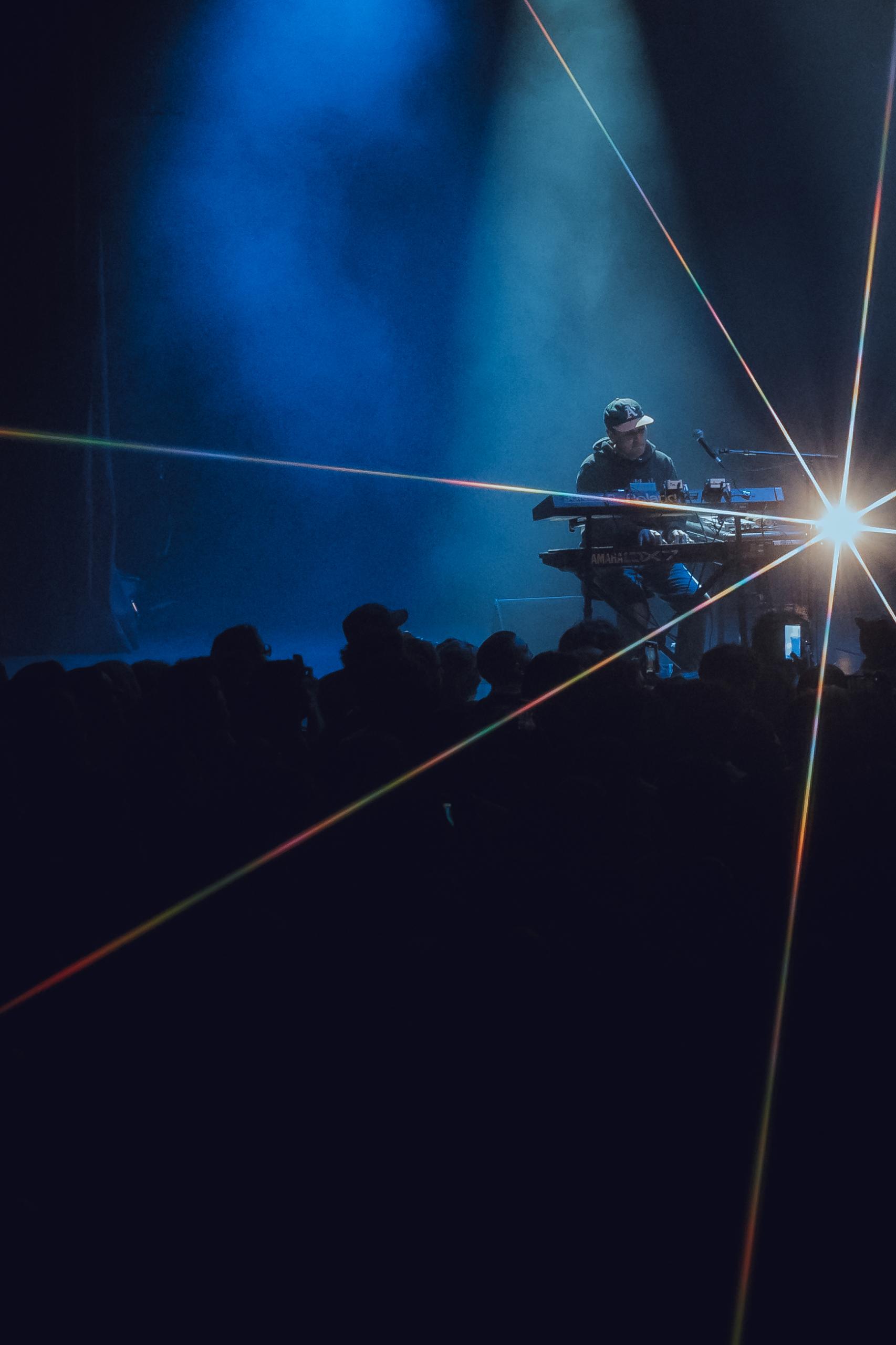 Mac DeMarco @ Koninklijk Circus, picture 4, photographed by Simon Coppens - FrontView Magazine