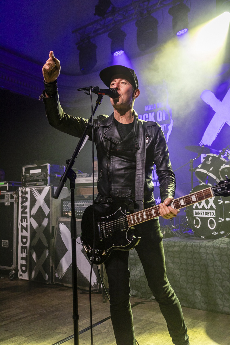 Janez Detd. @ De Casino, foto 7, foto's door Edwin Houdevelt - FrontView Magazine