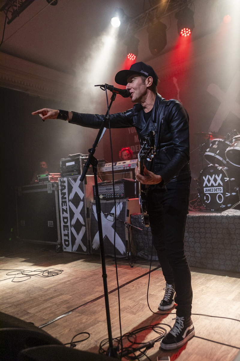Janez Detd. @ De Casino, foto 12, foto's door Edwin Houdevelt - FrontView Magazine