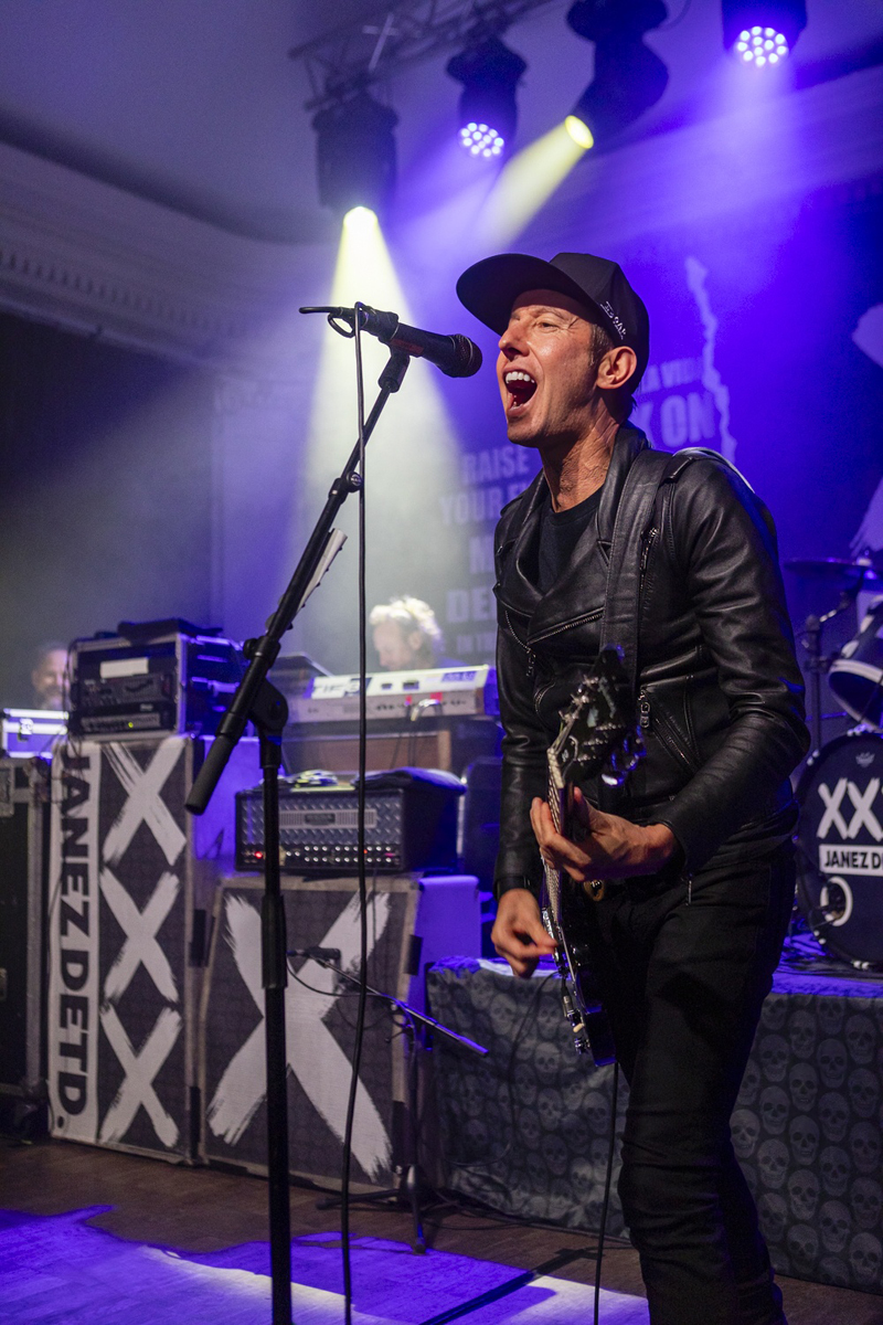 Janez Detd. @ De Casino, foto 16, foto's door Edwin Houdevelt - FrontView Magazine