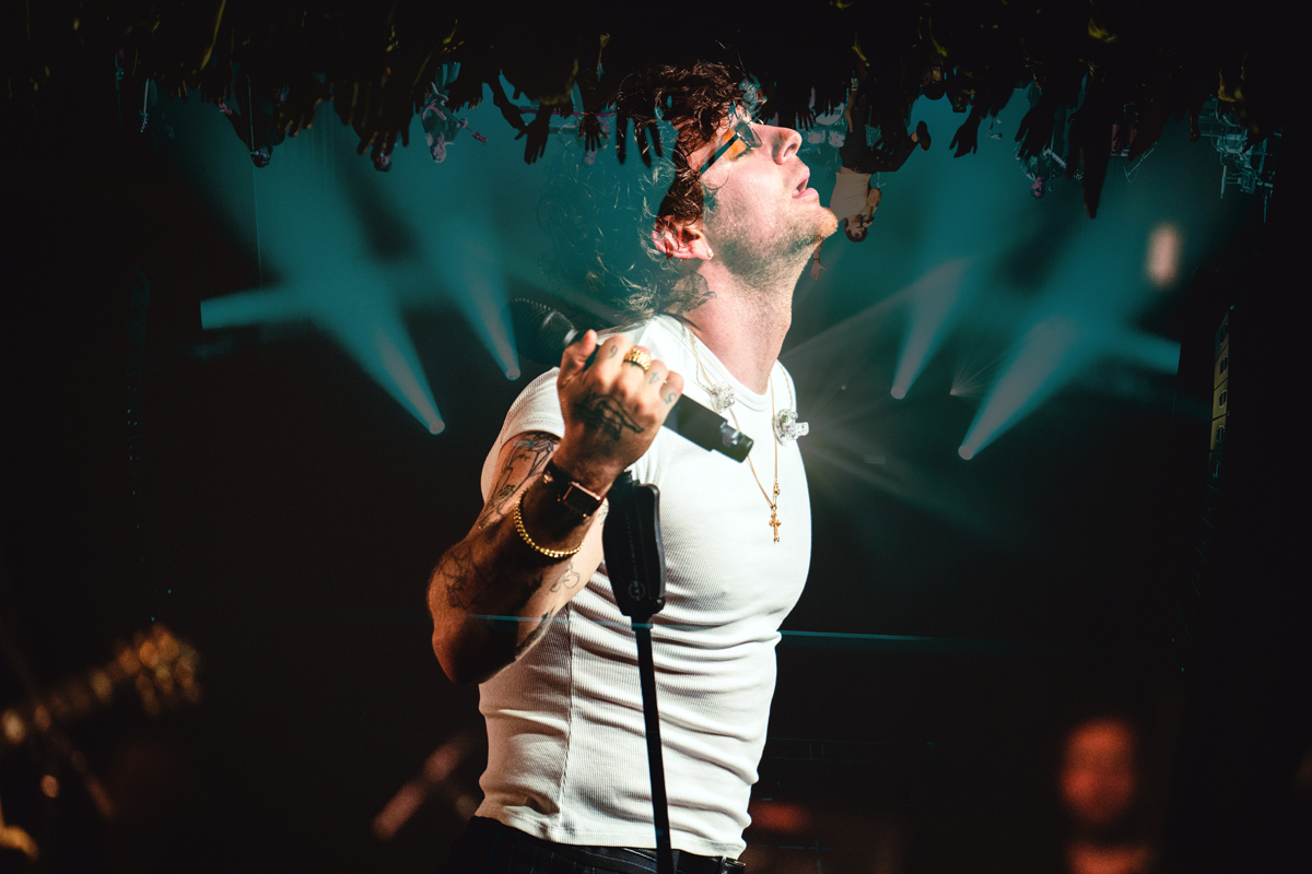 Tom Grennan @ Ancienne Belgique, picture 5, photographed by Livia Vaduva - FrontView Magazine