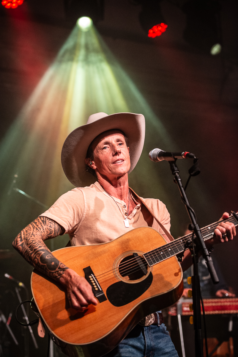 Sam Bettens - Coming Home @ De Casino, picture 8, photographed by Raf Van Daele - FrontView Magazine