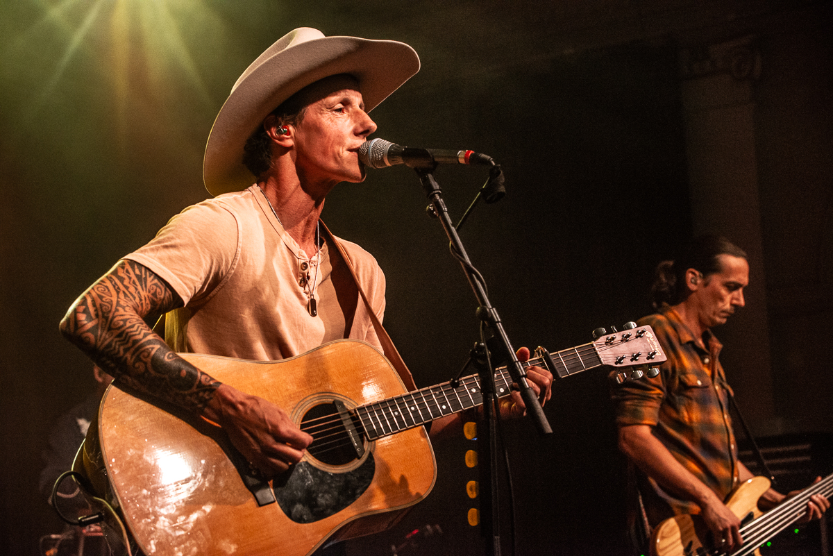 Sam Bettens - Coming Home @ De Casino, picture 12, photographed by Raf Van Daele - FrontView Magazine