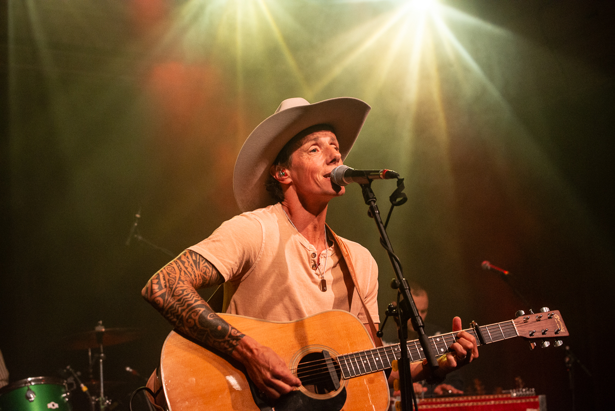 Sam Bettens - Coming Home @ De Casino, picture 13, photographed by Raf Van Daele - FrontView Magazine
