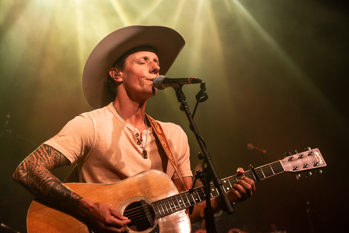 Sam Bettens - Coming Home @ De Casino, picture 14, photographed by Raf Van Daele - FrontView Magazine