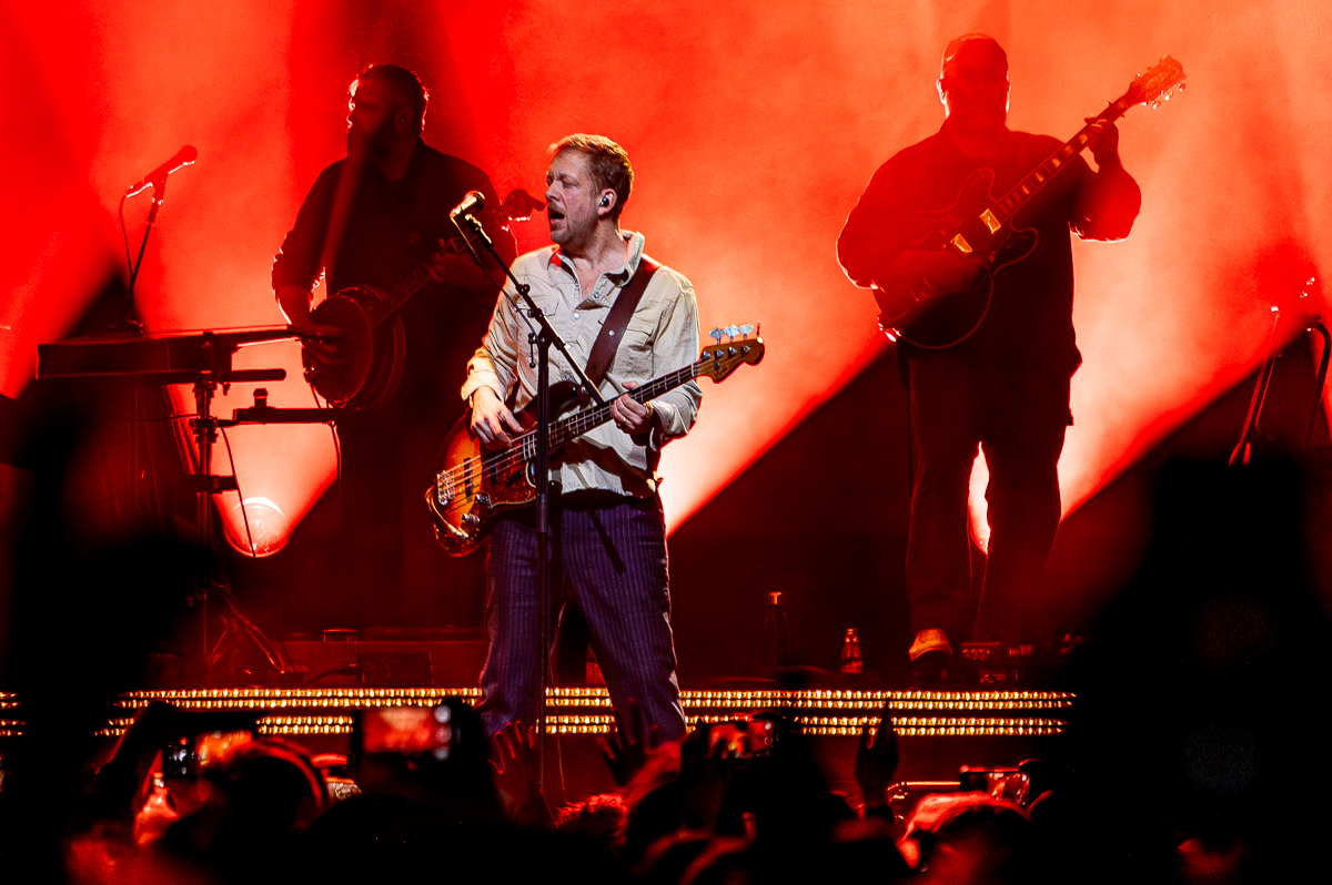 Mumford & Sons @ AFAS Dome, picture 5, photographed by Anoek Houben - FrontView Magazine