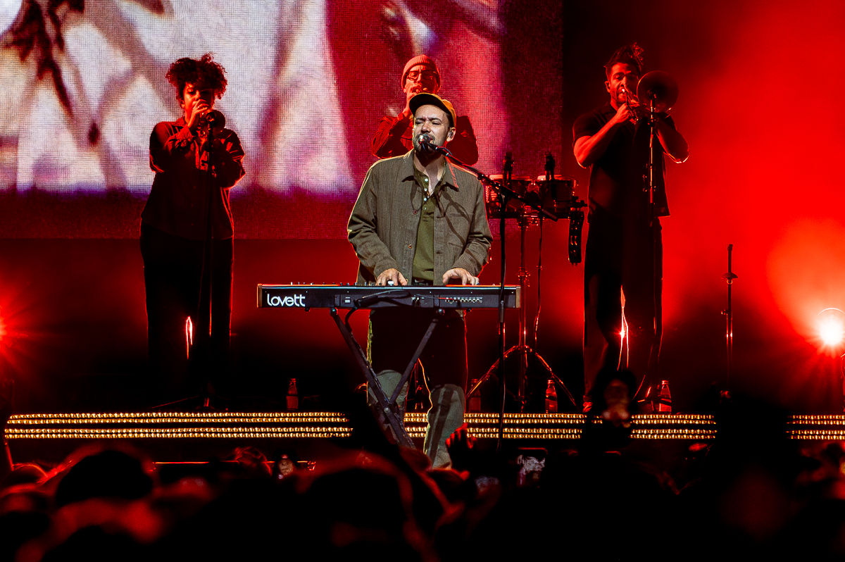 Mumford & Sons @ AFAS Dome, picture 6, photographed by Anoek Houben - FrontView Magazine