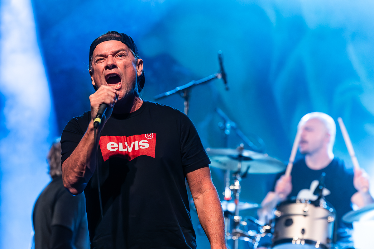 Ugly Kid Joe @ Trix, foto 18, foto's door David Johnson - FrontView Magazine