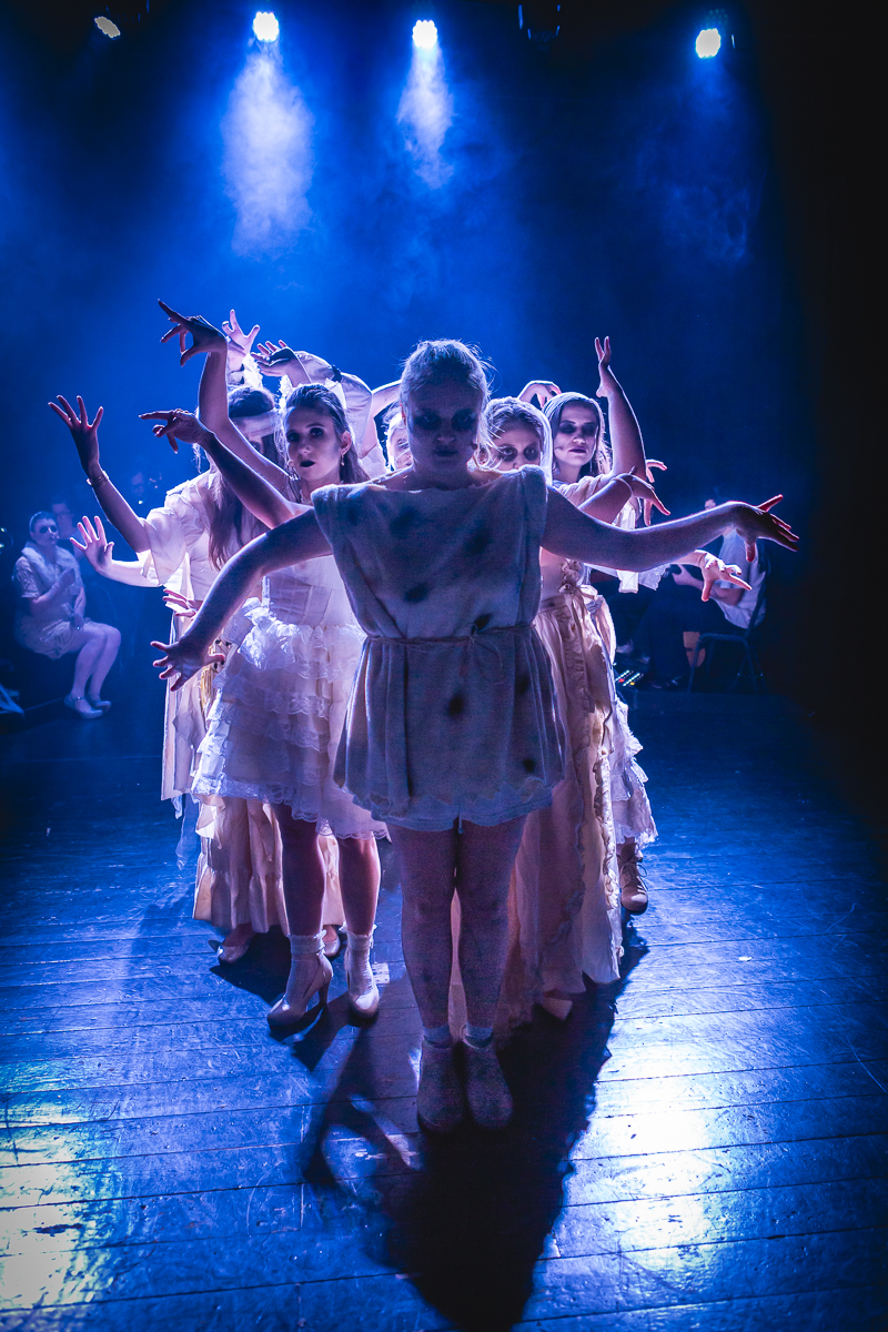 Musical The Addams Family @ CC Vredeberg, picture 9, photographed by Alex Wyckmans - FrontView Magazine