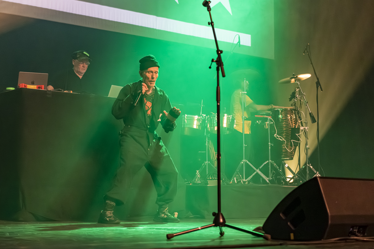 Stereo MC's @ De Roma, picture 13, photographed by Bart Janssens - FrontView Magazine