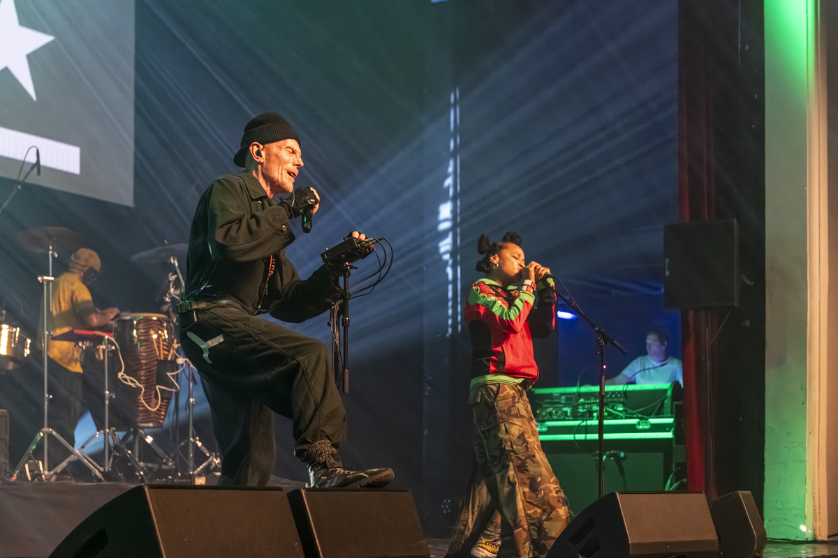 Stereo MC's @ De Roma, picture 14, photographed by Bart Janssens - FrontView Magazine