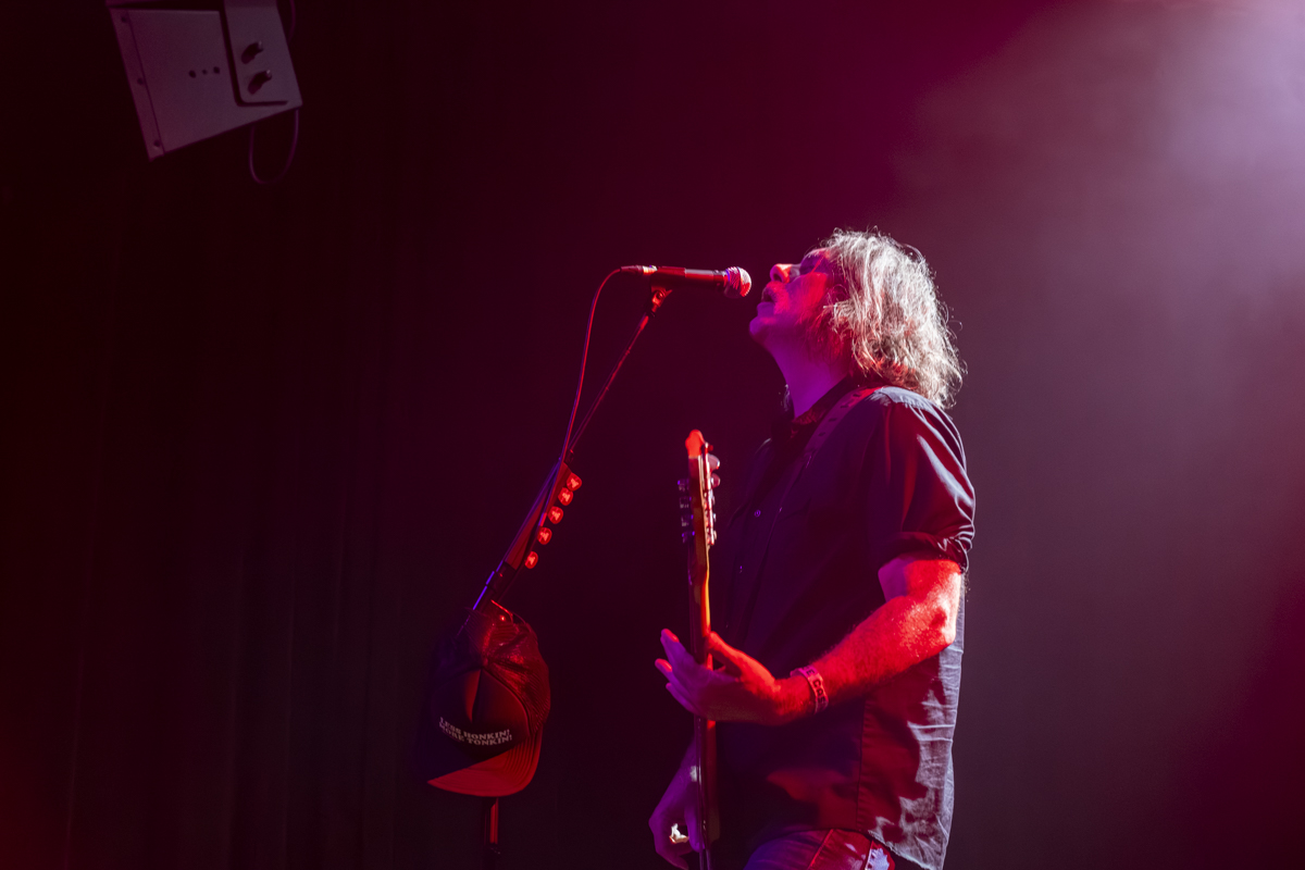 Magnapop @ De Casino, picture 3, photographed by Bart Janssens - FrontView Magazine