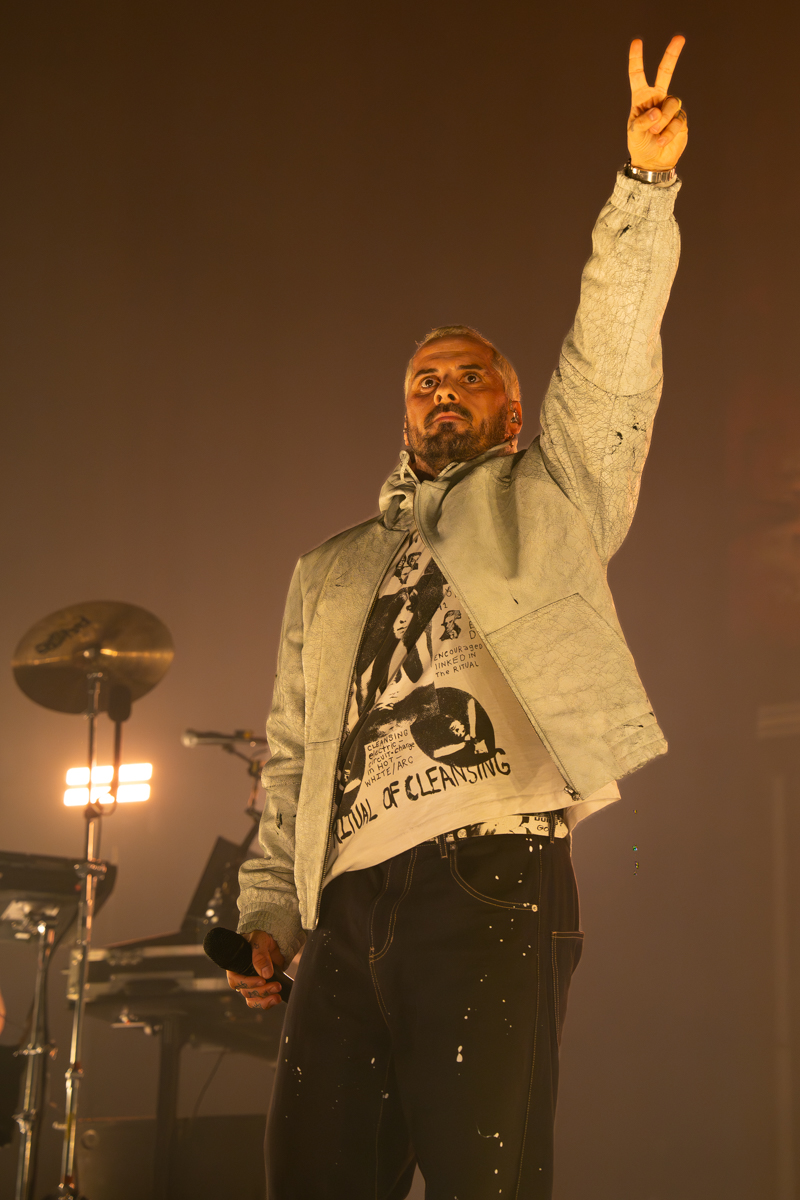 Zwangere Guy @ ING Arena, foto 1, foto's door Koen Marcoen - FrontView Magazine