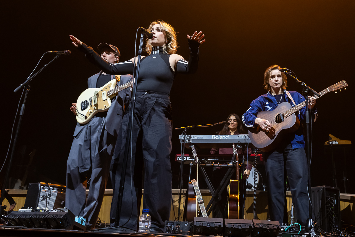 Philine @ Lotto Arena, picture 1, photographed by Marc Verdonck - FrontView Magazine