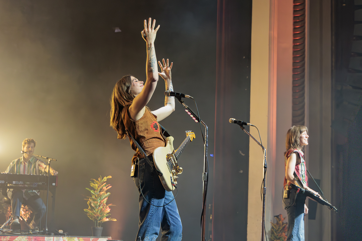 Larkin Poe @ De Roma, foto 8, foto's door Peter Smet - FrontView Magazine