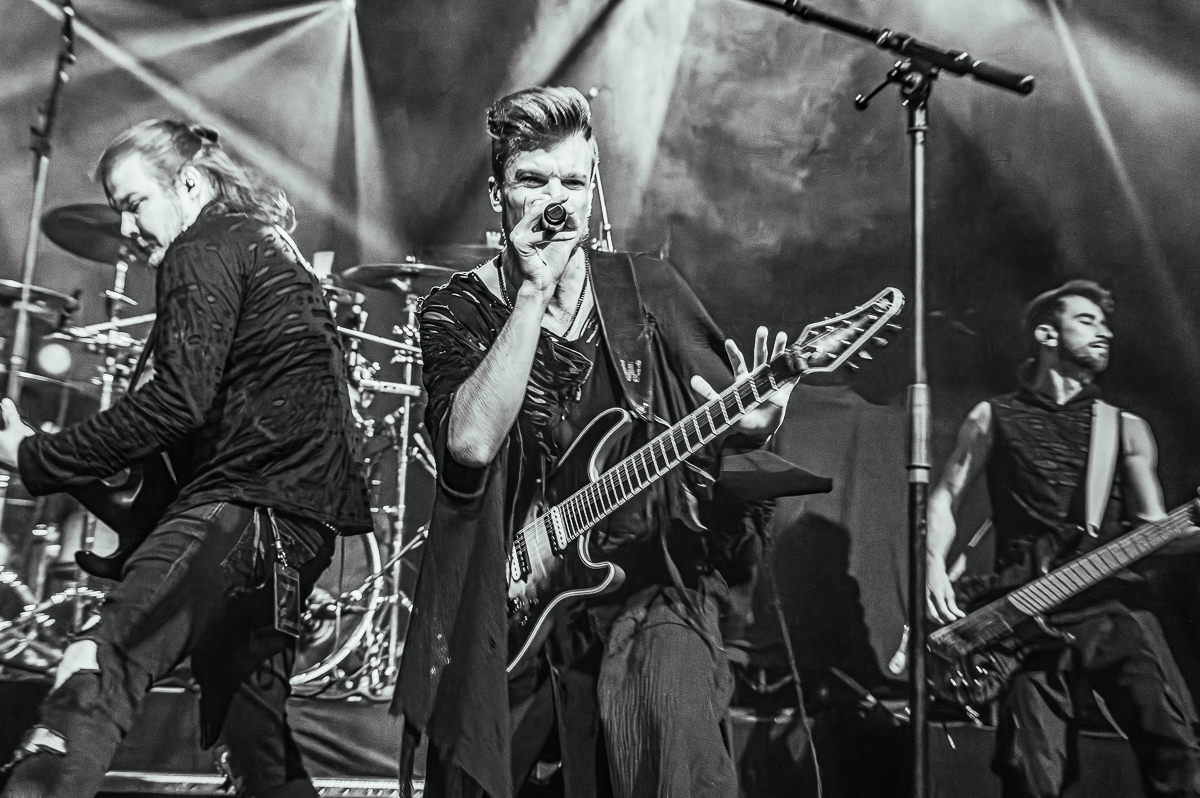 Royal Sorrow @ Trix, picture 10, photographed by Anoek Houben - FrontView Magazine