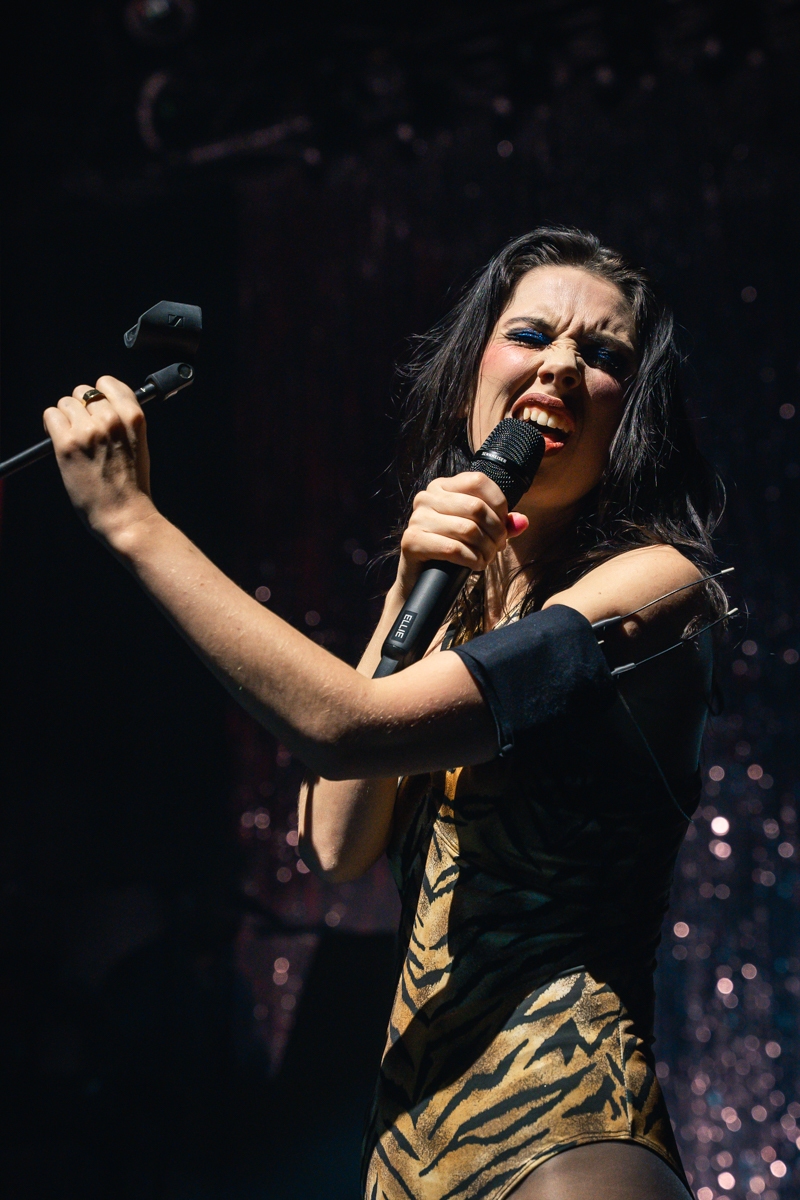 Wolf Alice @ Cirque Royal, foto 2, foto's door Jelle Meersschaut - FrontView Magazine