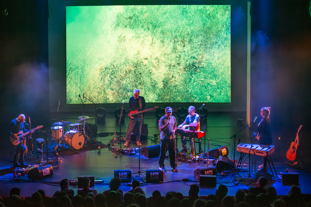 Isbells - And the noise settles @ Handeslbeurs Gent, picture 4, photographed by Raf Van Daele - FrontView Magazine