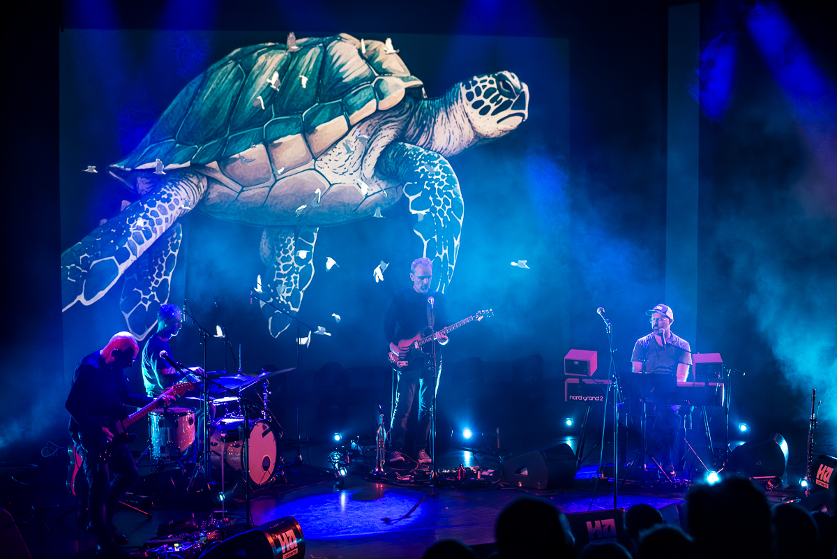 Isbells - And the noise settles @ Handeslbeurs Gent, picture 5, photographed by Raf Van Daele - FrontView Magazine