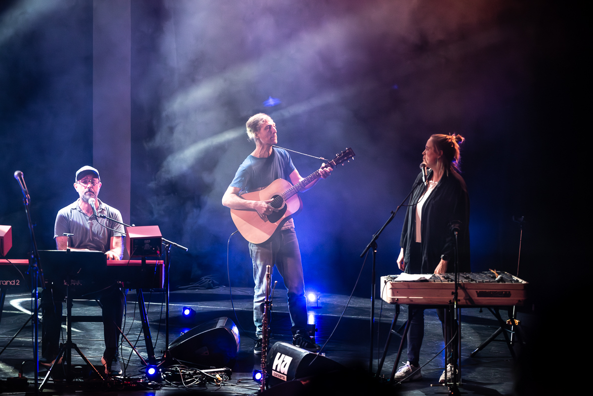 Isbells - And the noise settles @ Handeslbeurs Gent, picture 8, photographed by Raf Van Daele - FrontView Magazine