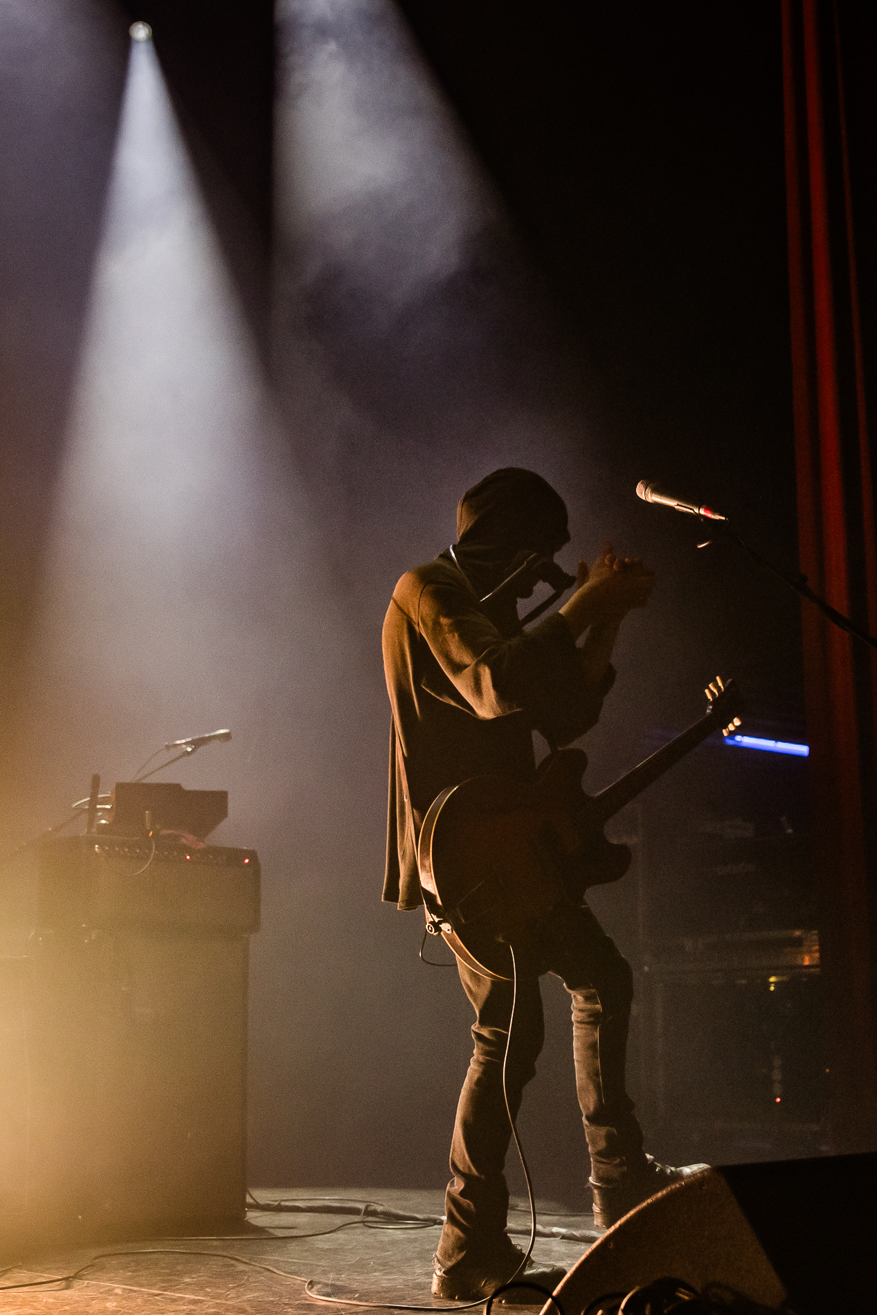 Black Rebel Motorcycle Club @ De Roma, picture 2, photographed by Jürgen Bruynooghe - FrontView Magazine