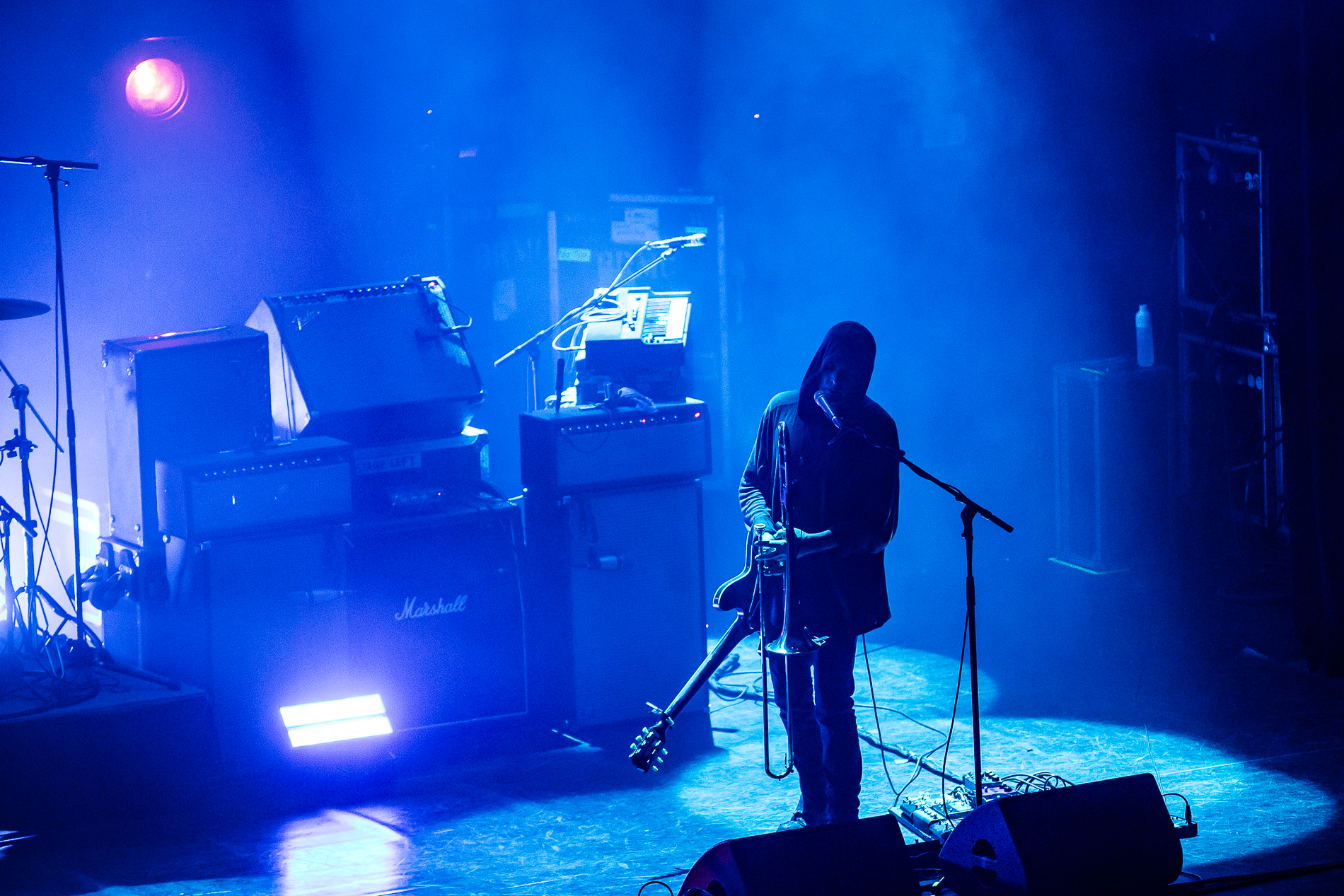 Black Rebel Motorcycle Club @ De Roma, picture 18, photographed by Jürgen Bruynooghe - FrontView Magazine