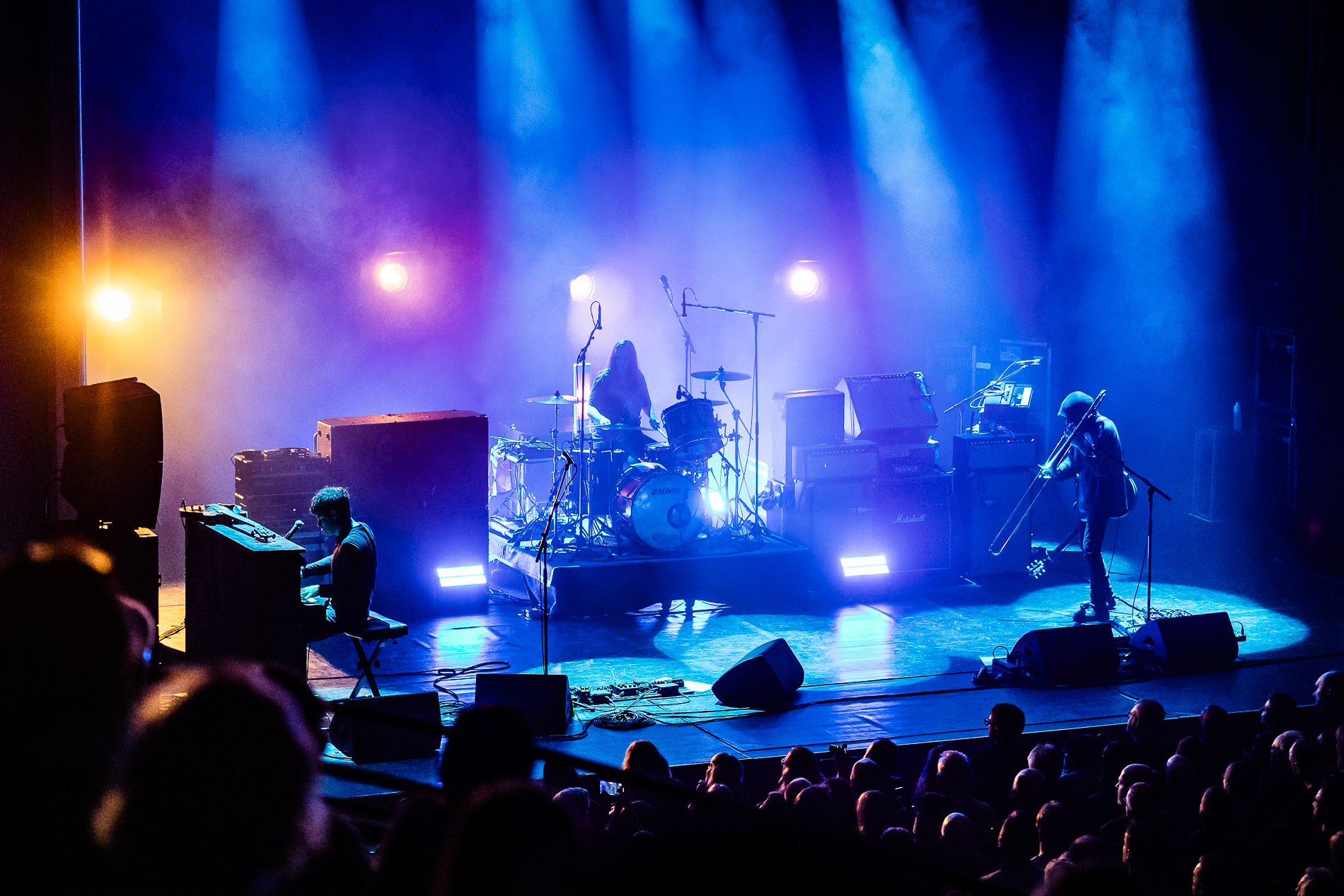Black Rebel Motorcycle Club @ De Roma, picture 20, photographed by Jürgen Bruynooghe - FrontView Magazine