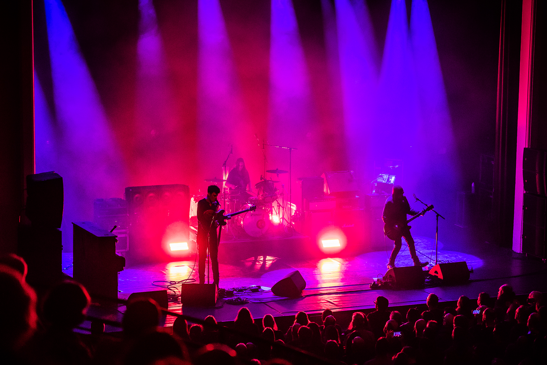 Black Rebel Motorcycle Club @ De Roma, picture 21, photographed by Jürgen Bruynooghe - FrontView Magazine