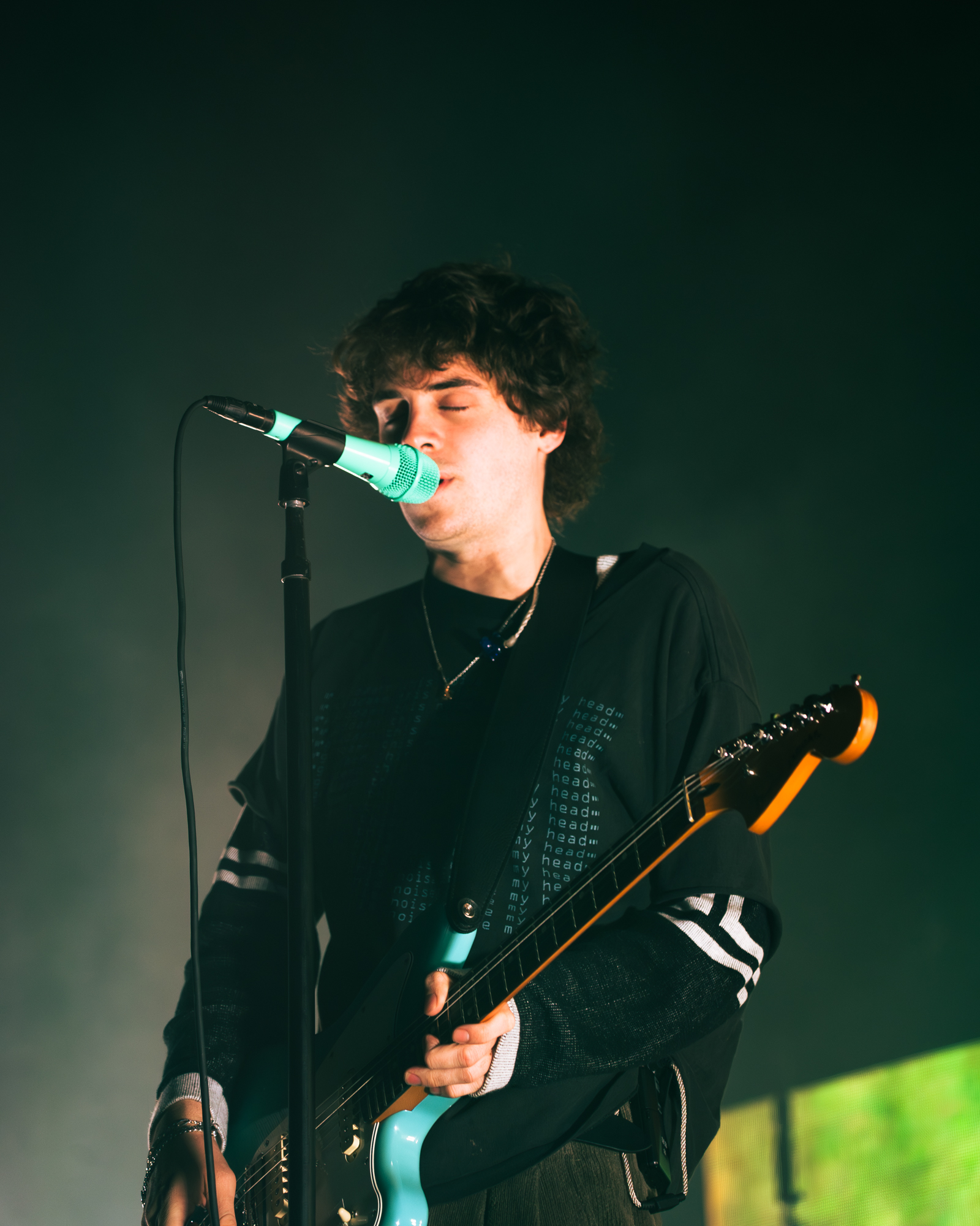 Royel Otis @ Vorst Nationaal, picture 4, photographed by Claudia Guldentops - FrontView Magazine