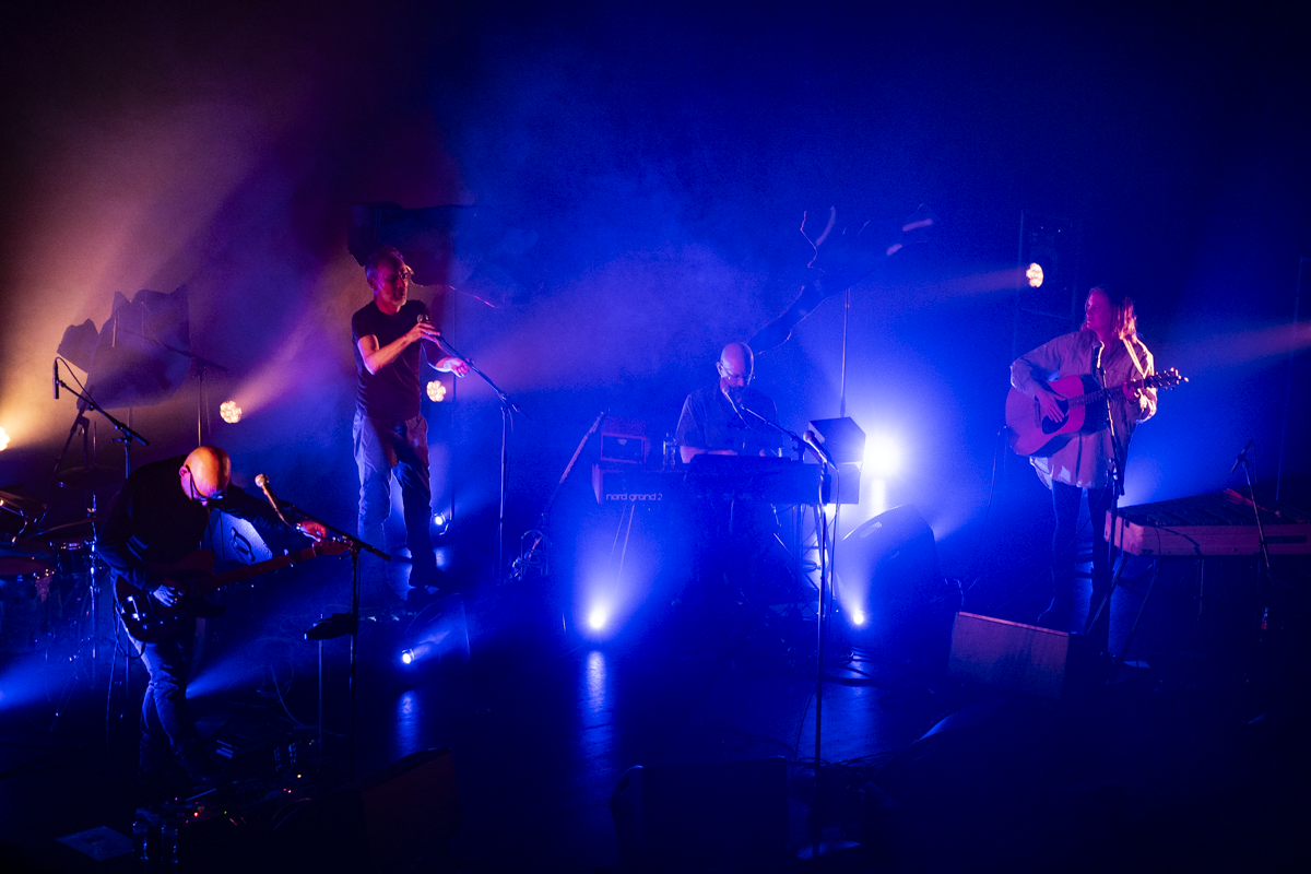 Isbells @ Arenbergschouwburg, foto 3, foto's door Tine Van Daele - FrontView Magazine