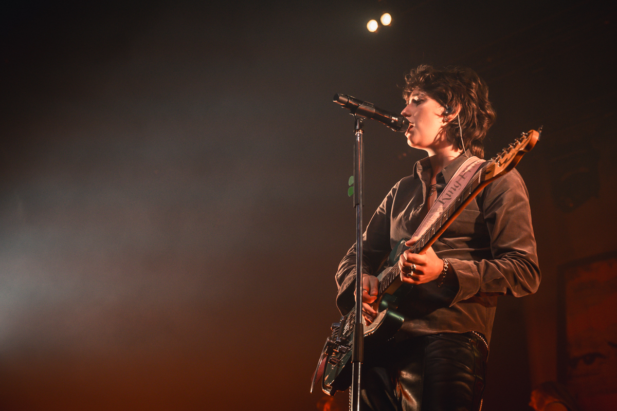 King Princess @ La Madeleine, picture 6, photographed by Jelle Meersschaut - FrontView Magazine