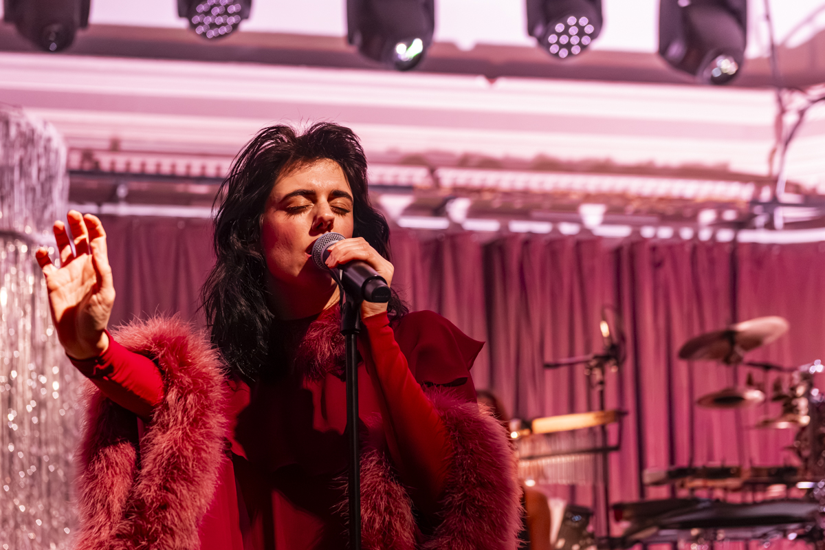 Sylvie Kreusch @ De Casino, picture 1, photographed by Bart Janssens - FrontView Magazine