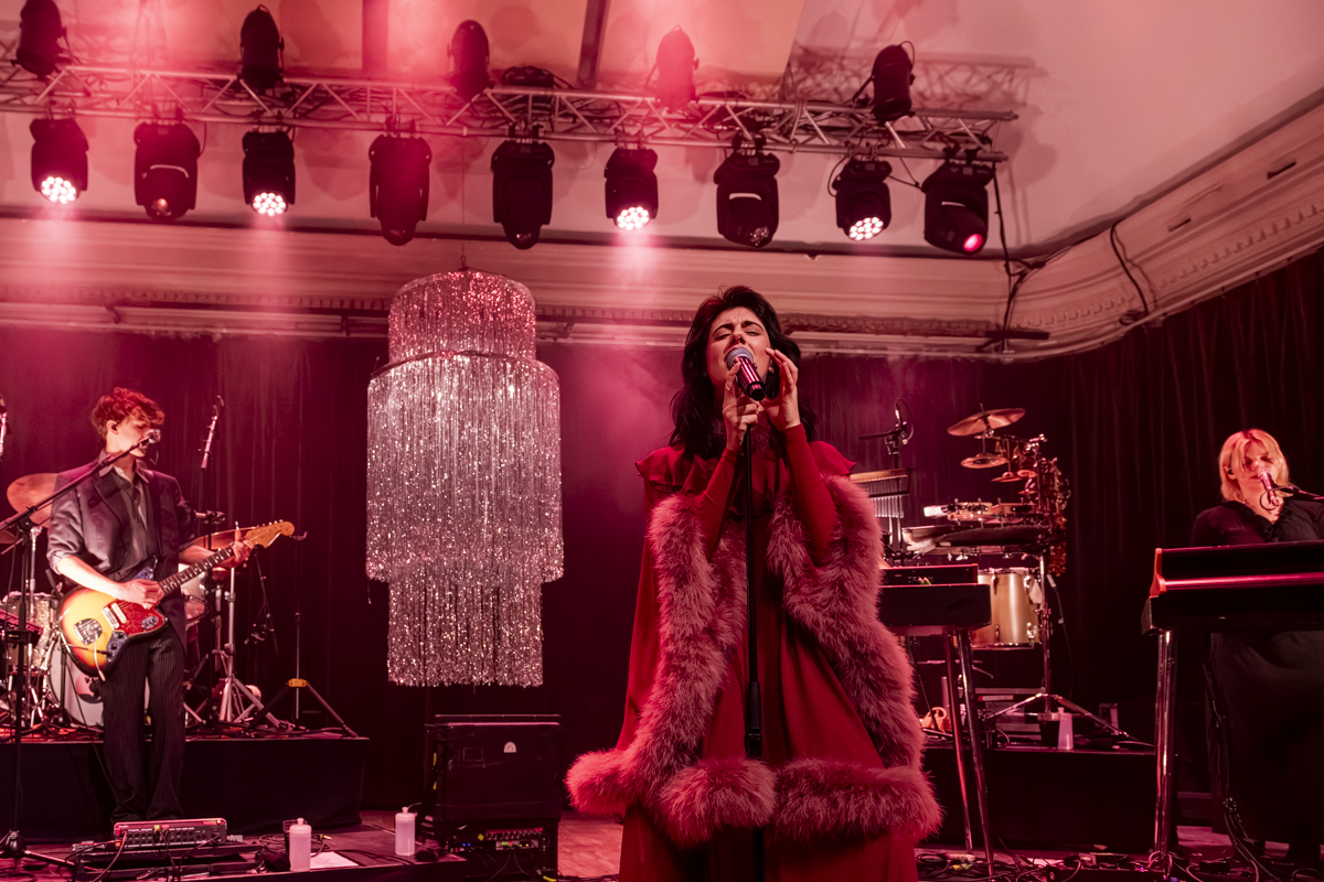 Sylvie Kreusch @ De Casino, picture 7, photographed by Bart Janssens - FrontView Magazine