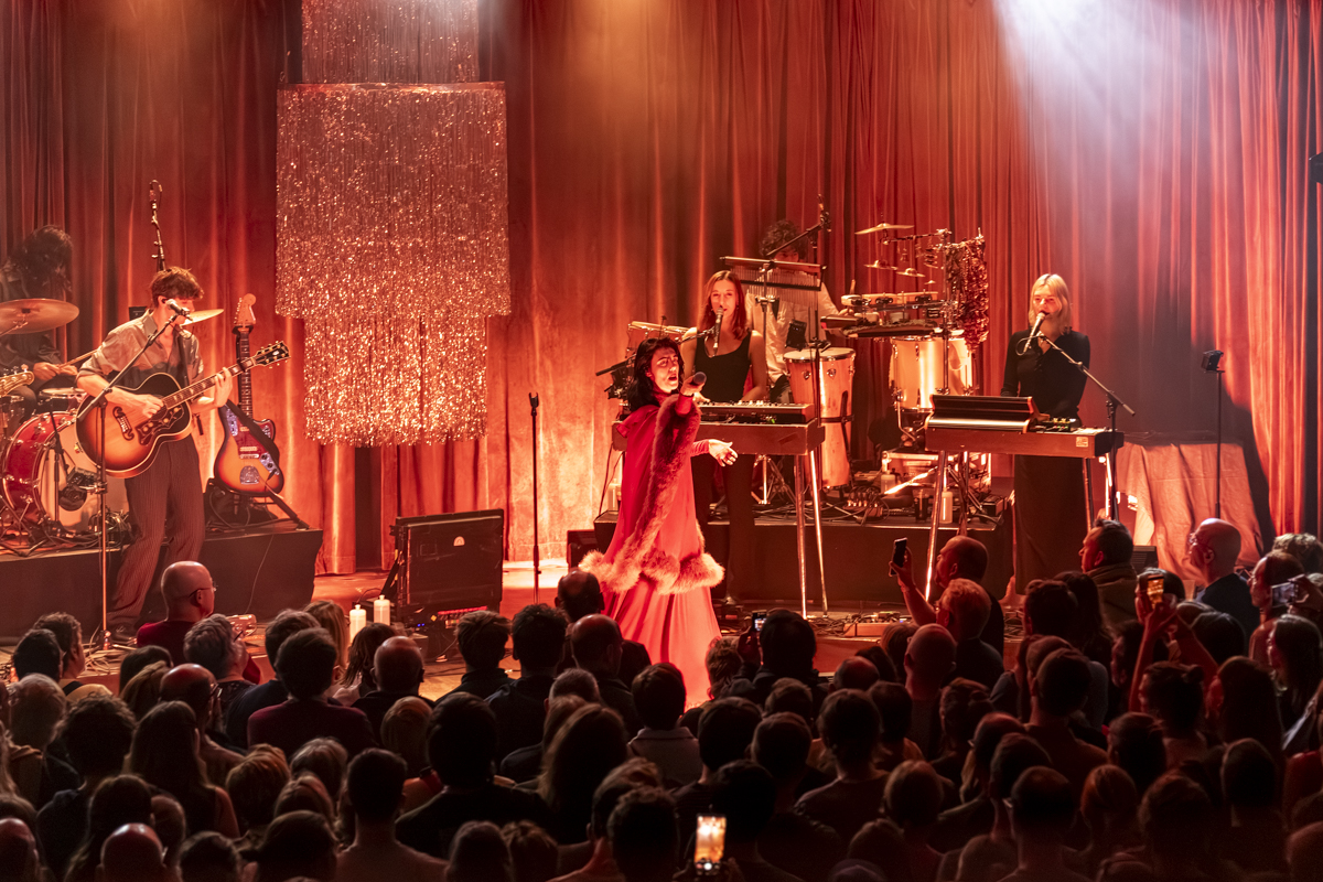 Sylvie Kreusch @ De Casino, picture 16, photographed by Bart Janssens - FrontView Magazine