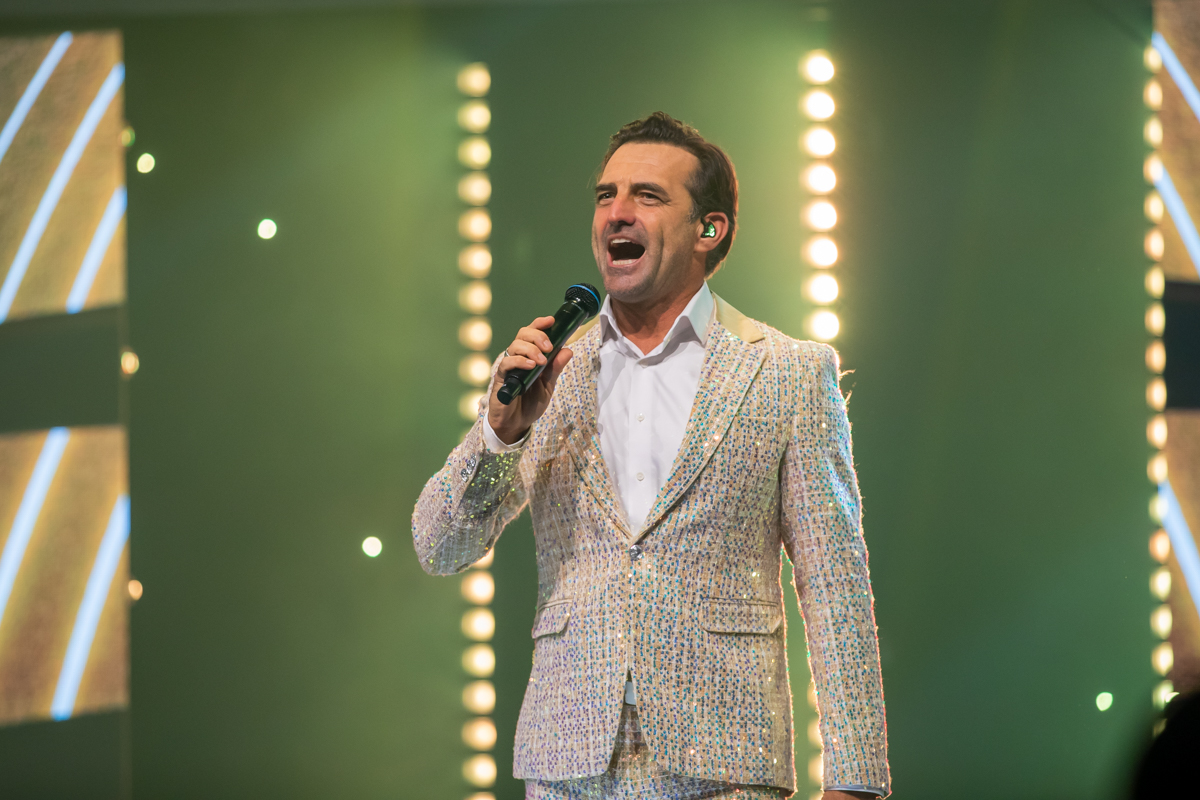 Première Winterrevue - Jubilee @ Theater Elckerlyc, picture 30, photographed by Goele Bormans - FrontView Magazine