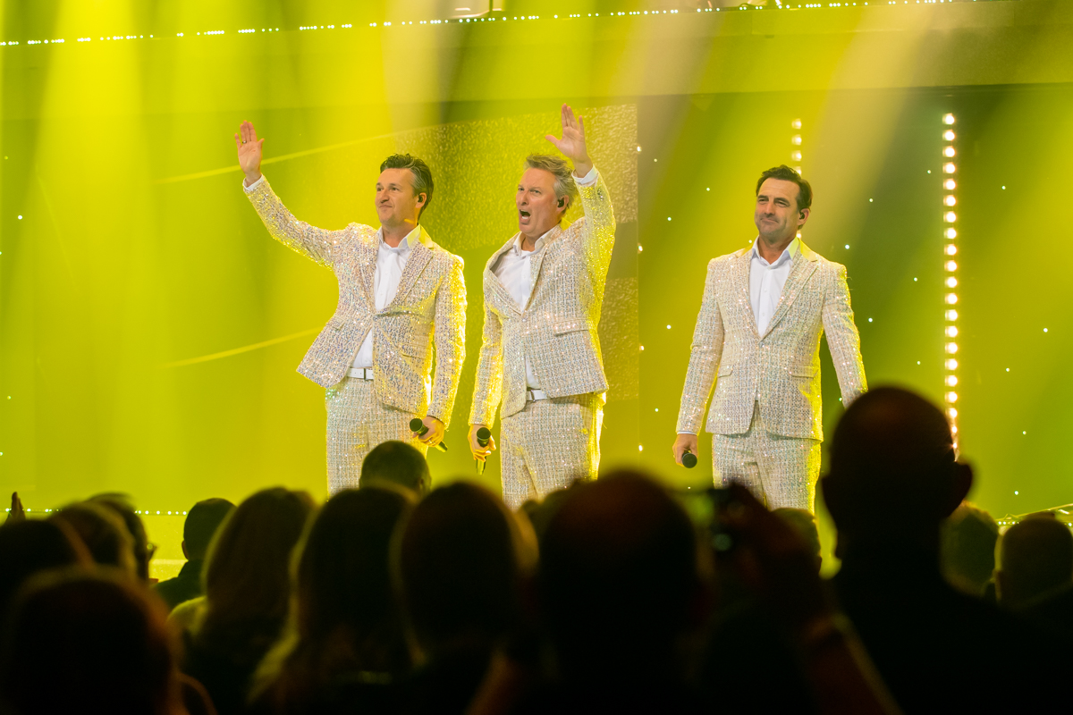 Première Winterrevue - Jubilee @ Theater Elckerlyc, picture 34, photographed by Goele Bormans - FrontView Magazine