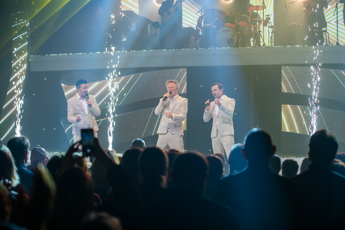 Première Winterrevue - Jubilee @ Theater Elckerlyc, picture 35, photographed by Goele Bormans - FrontView Magazine