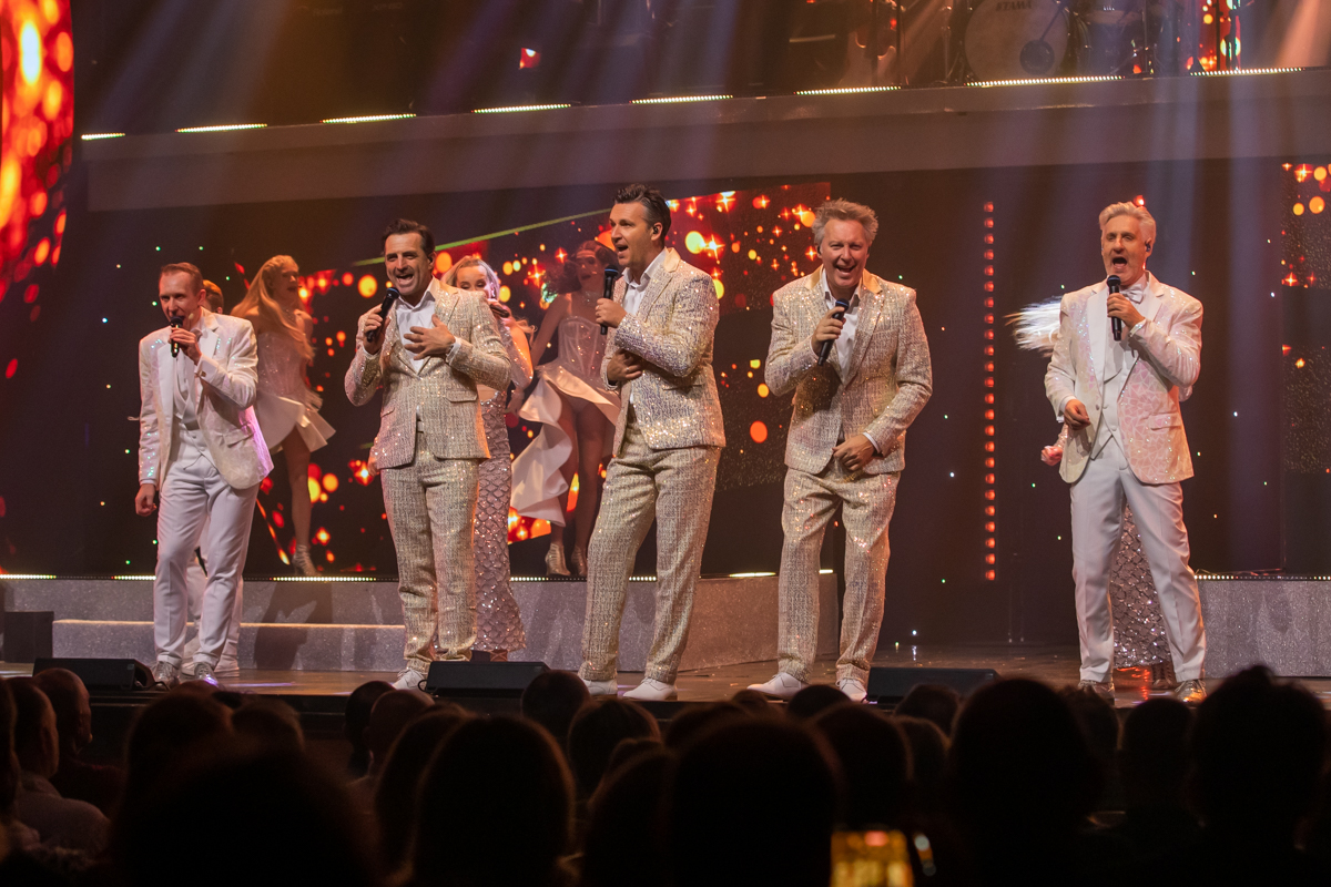 Première Winterrevue - Jubilee @ Theater Elckerlyc, picture 44, photographed by Goele Bormans - FrontView Magazine