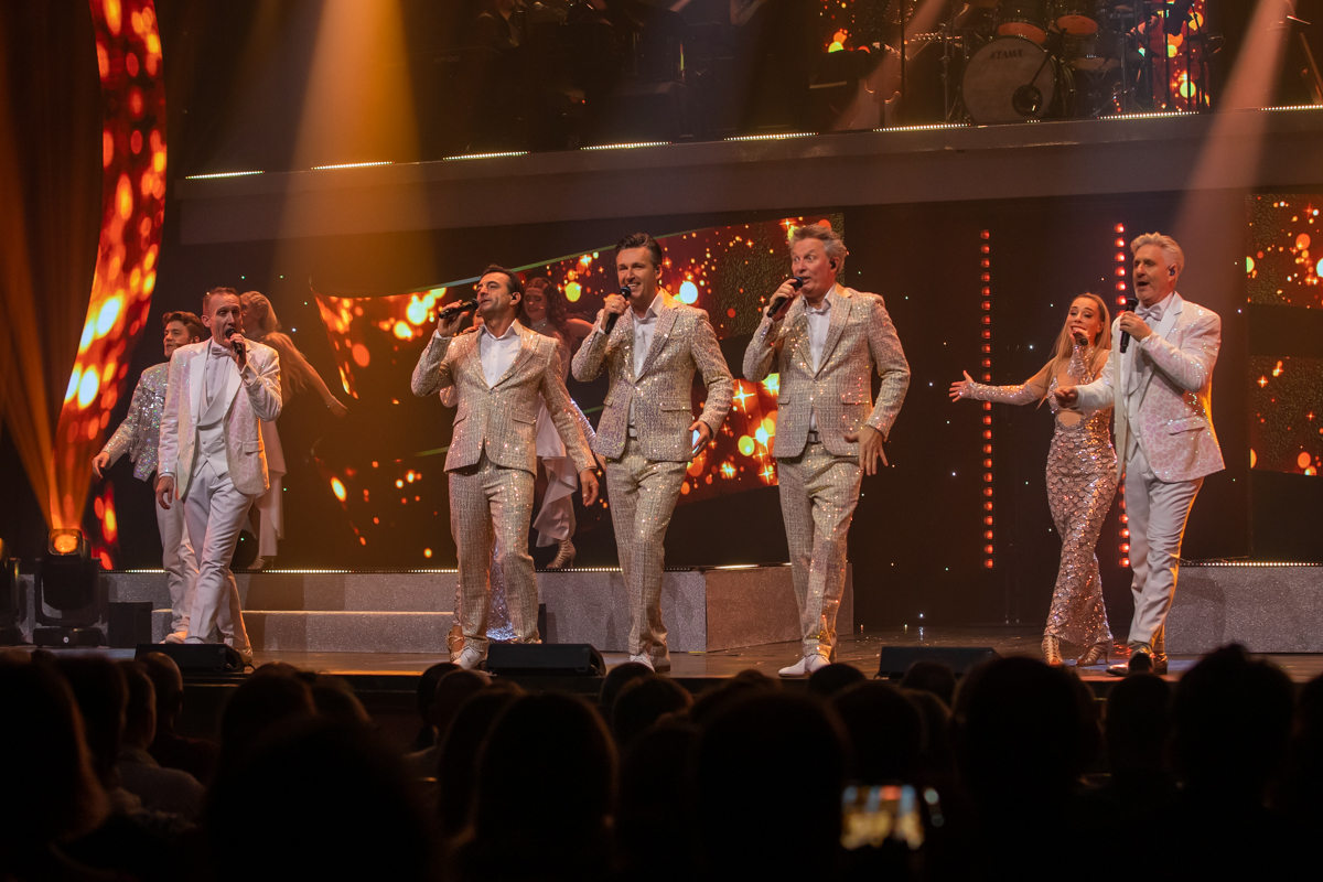 Première Winterrevue - Jubilee @ Theater Elckerlyc, picture 46, photographed by Goele Bormans - FrontView Magazine