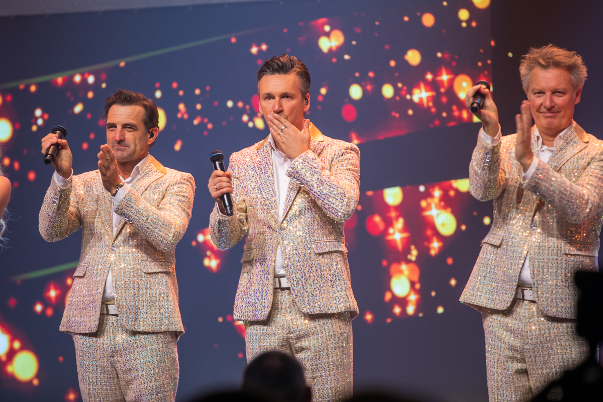 Première Winterrevue - Jubilee @ Theater Elckerlyc, picture 57, photographed by Goele Bormans - FrontView Magazine