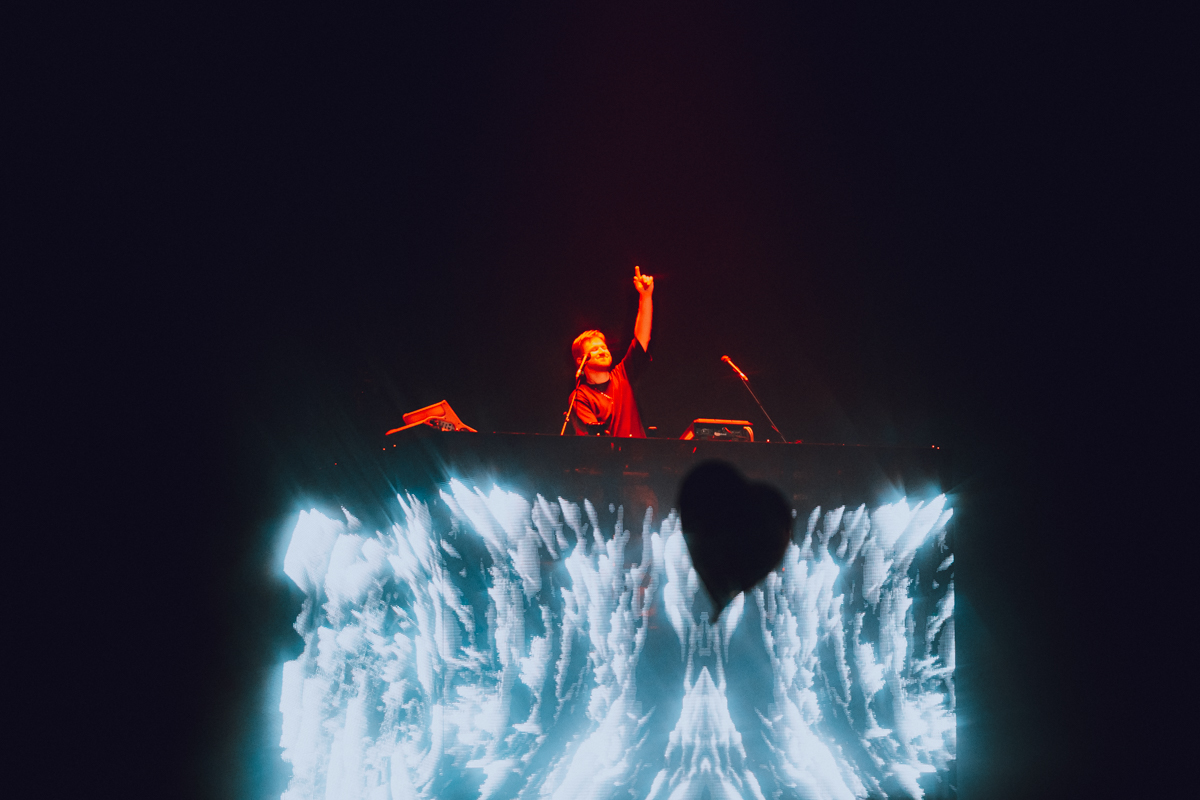 USED:LIVE @ Lotto Arena, picture 5, photographed by Simon Coppens - FrontView Magazine