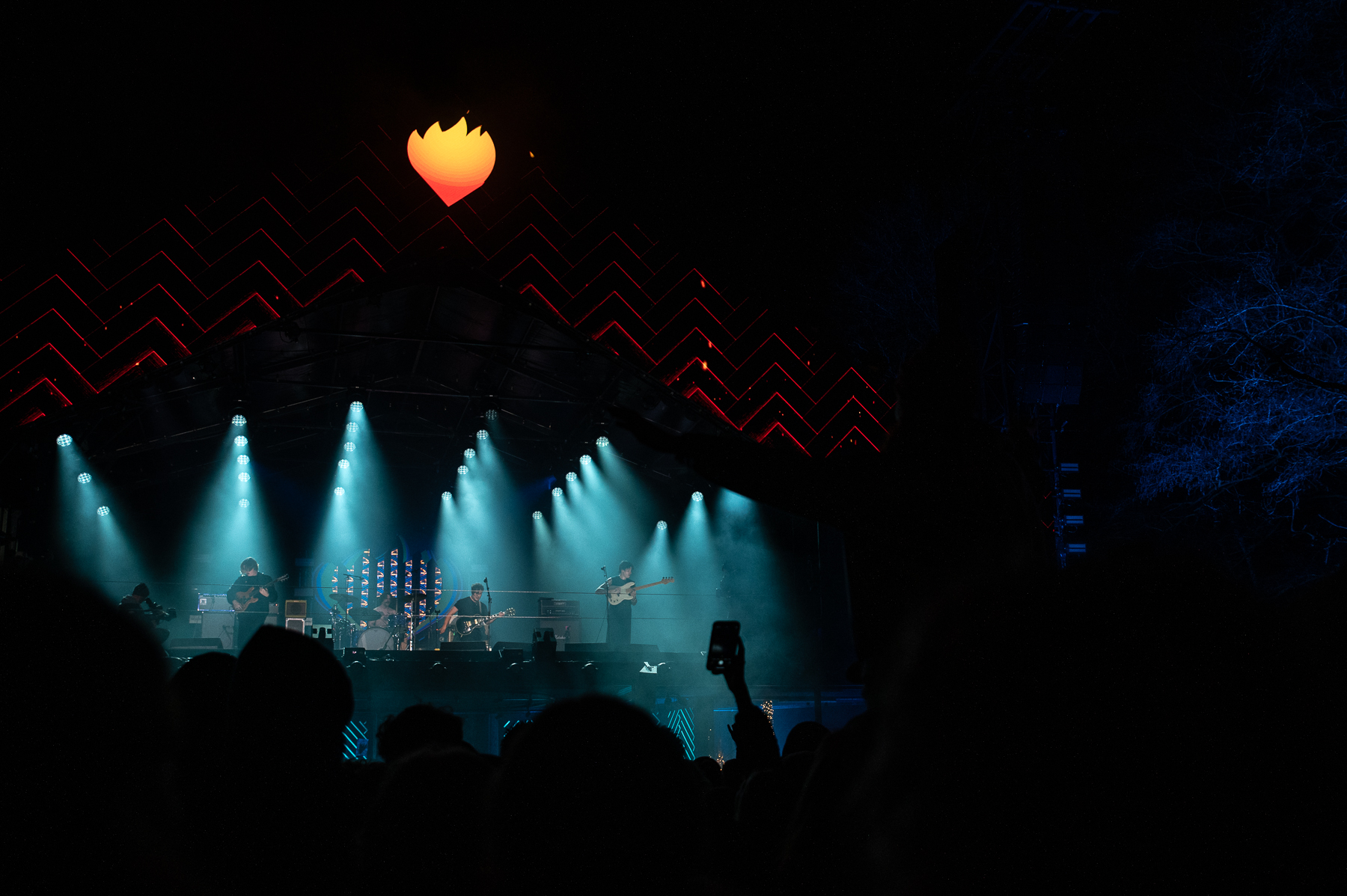 SONS @ De Warmste Week, picture 8, photographed by Anoek Houben - FrontView Magazine