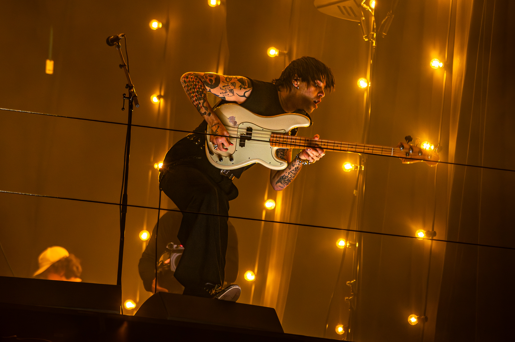 SONS @ De Warmste Week, picture 9, photographed by Anoek Houben - FrontView Magazine