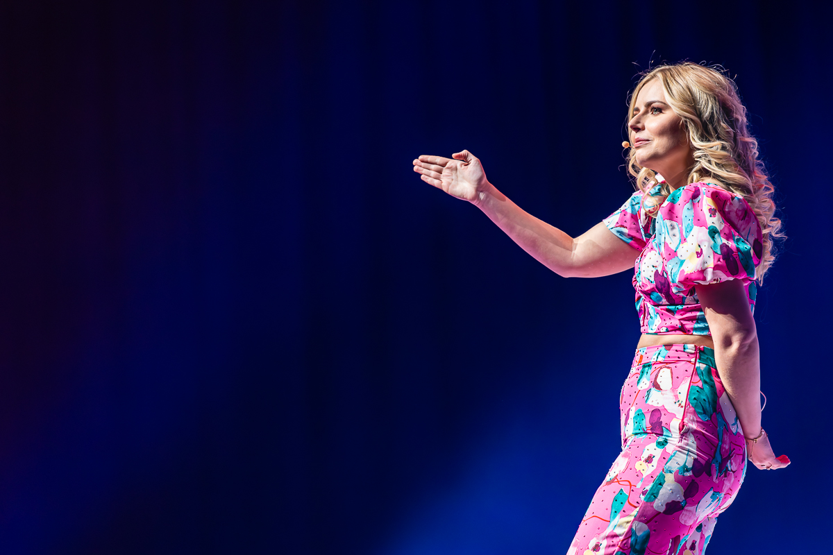 Jade Mintjens @ Lotto Arena, picture 10, photographed by Dorien Goetschalckx - FrontView Magazine
