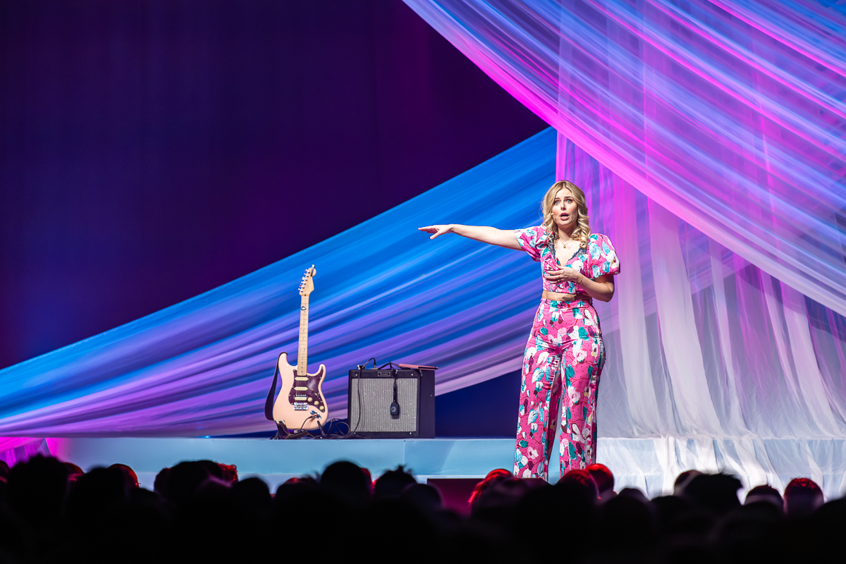 Jade Mintjens @ Lotto Arena, picture 14, photographed by Dorien Goetschalckx - FrontView Magazine